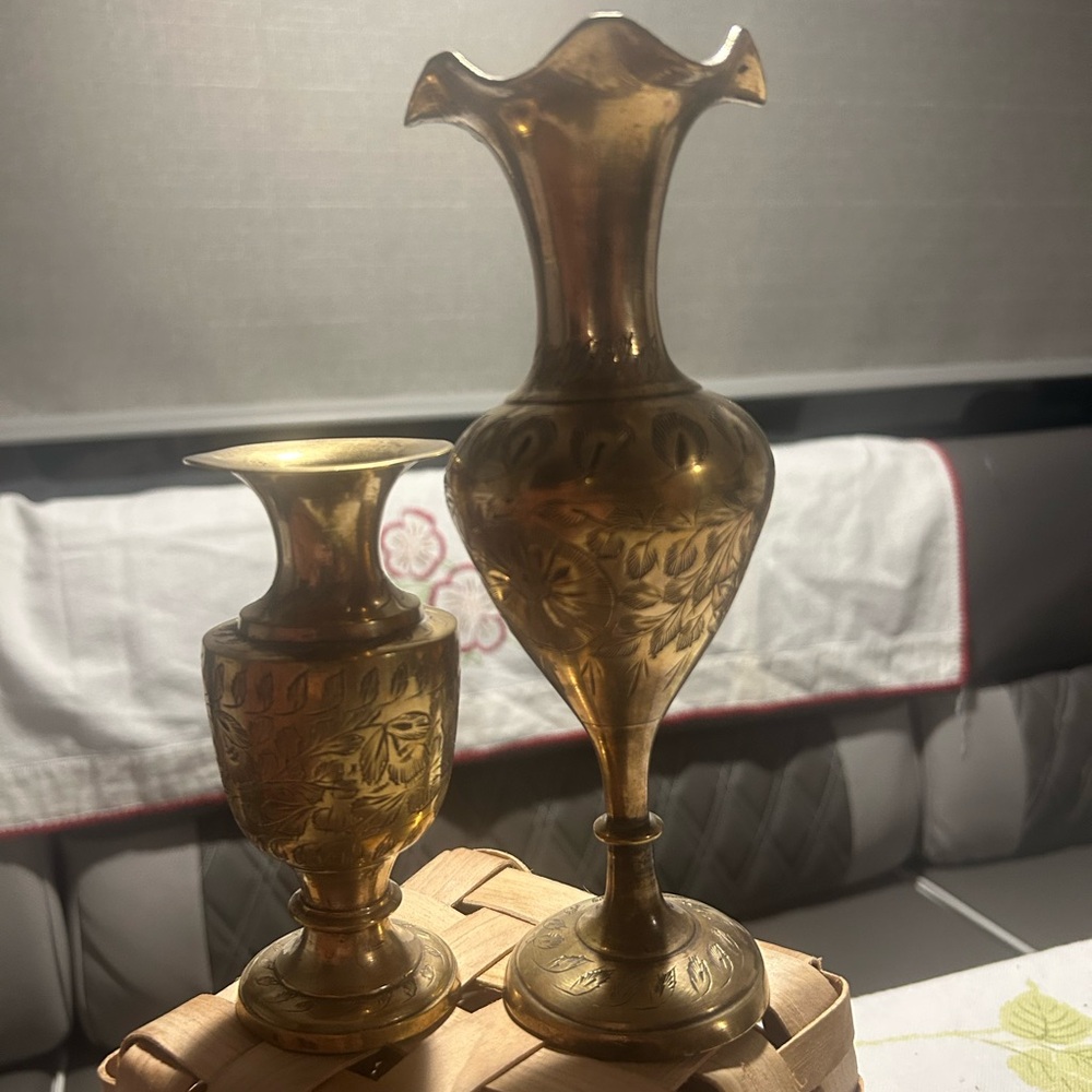 This vintage Sarna etched brass vase setfrom India